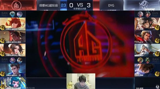 她的坚韧与